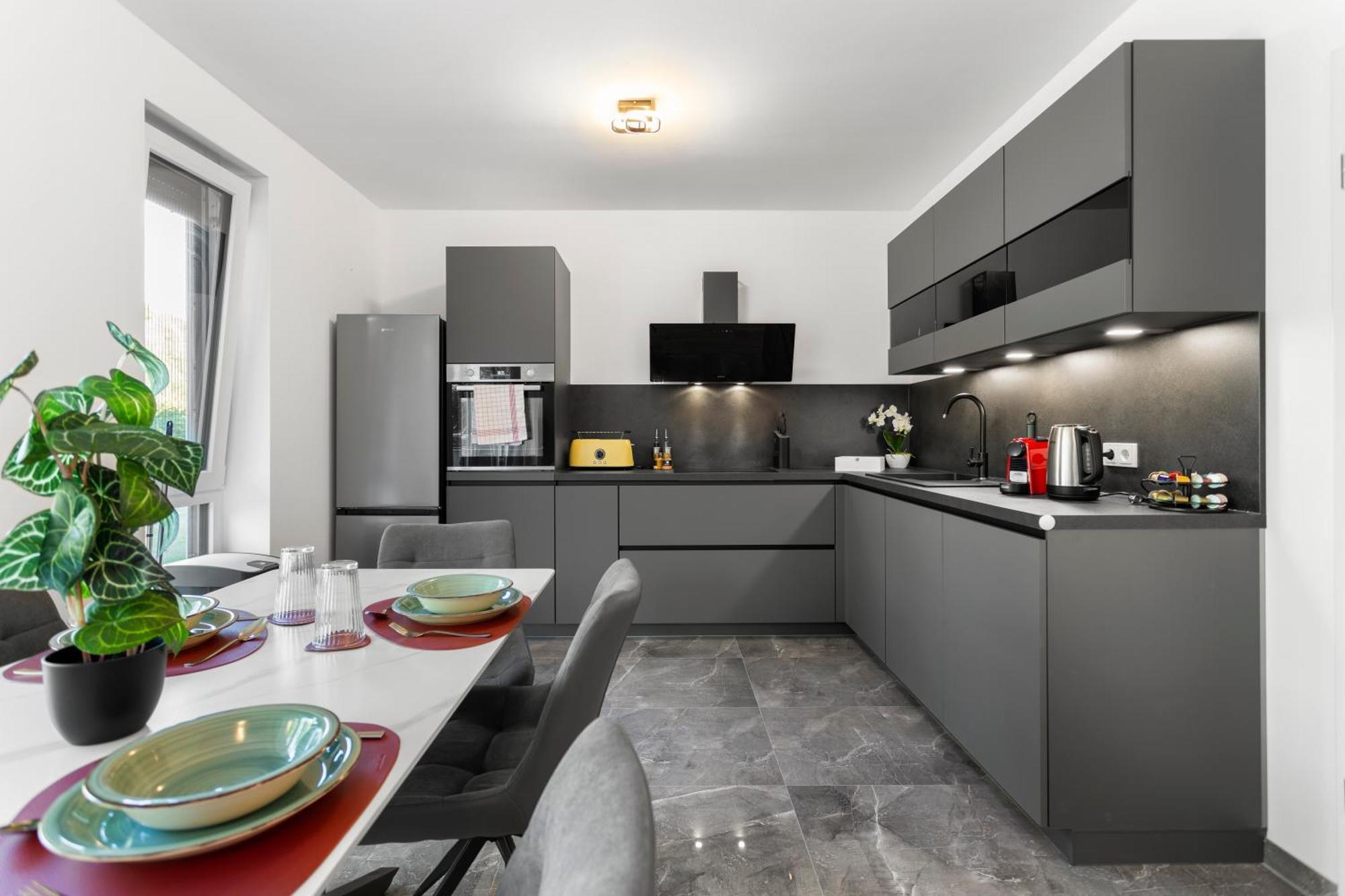 Lit Living Deluxe Woerth - Parking - Box Spring - Bbq - Balcony
